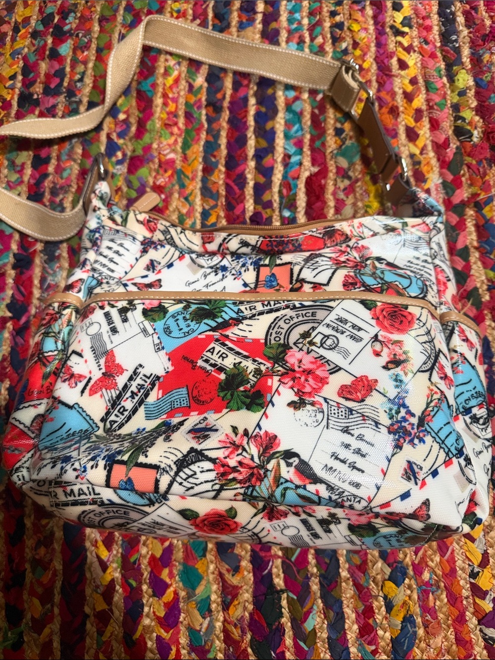 NEW! GIANI BERNINI Passport Print Crossbody Bag - White/Red - Picture 4 of 6